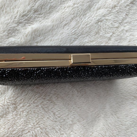 Clutch - Picture 4 of 4